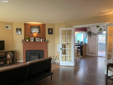 1310 Betty Ln, Eugene, OR 97404 - photo 4