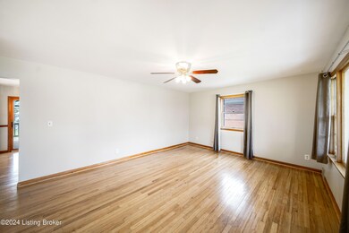 6304-Sonnette-Way_005