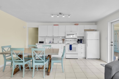 261 Dining - Kitchen