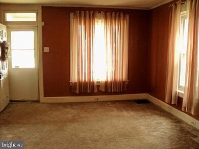 2303 Hoffer Ave, Reading, PA 19605 - photo 3