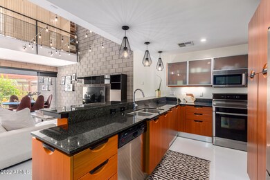 325 E Palm Ln unit 107, Phoenix, AZ 85004 - photo 3