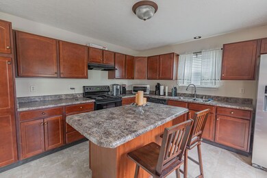 427 Village Dr, Frankfort, KY 40601 - photo 4