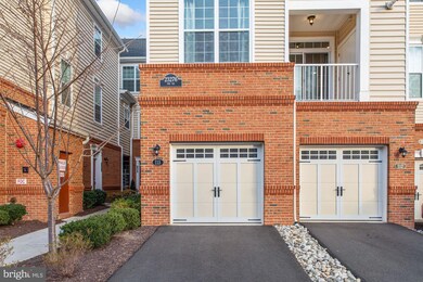23276 Southdown Manor Terrace unit 113, Ashburn, VA 20148 - photo 2
