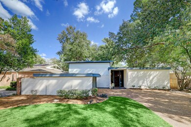 330 Tealwood Dr, Houston, TX 77024 - photo 3