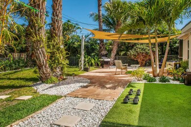 129 E Hart St, Lantana, FL 33462 - photo 2