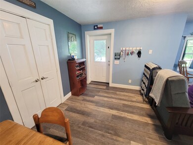 214 N 1st St, Alvin, TX 77511 - photo 2