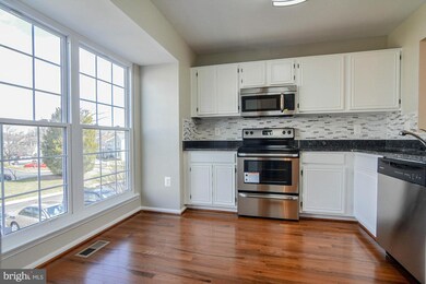 13989 Gunners Place, Centreville, VA 20121 - photo 4