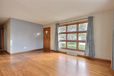 9023 Hess Dr, Highland, IN 46322 - photo 3