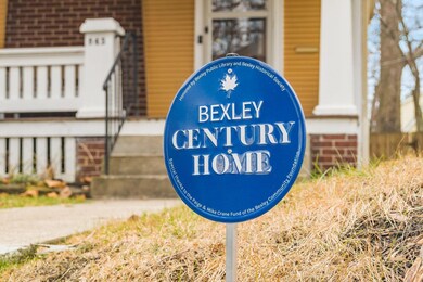 845 S Cassingham Rd, Columbus, OH 43209 - photo 2