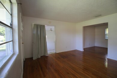 6504 Solandra Dr, Jacksonville, FL 32210 - photo 4