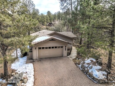 Private lot nestled amongst the trees!