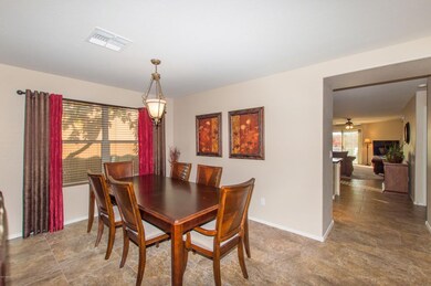 04 Dining Room