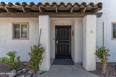 2400 N-002-019-Entryway-MLS_Size