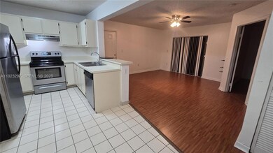 400 Palm Cir W unit 305, Pembroke Pines, FL 33025 - photo 3