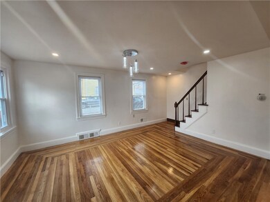 37 Hazel St, Pawtucket, RI 02860 - photo 6