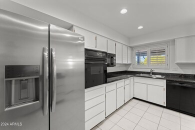 10440 W Twin Oaks Dr