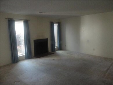 19x18 Great Room w/Fireplace