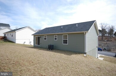 819 Island Farm Rd, Strasburg, VA 22657 - photo 4