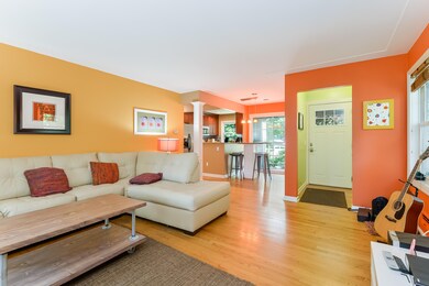 008-Living_Room-5995073-large