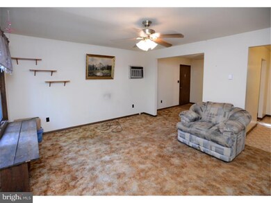 233 Majestic Dr, Saylorsburg, PA 18353 - photo 2