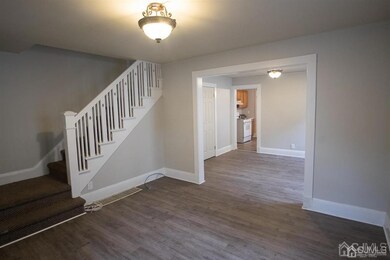 419 Chestnut St, Middlesex, NJ 08846 - photo 2