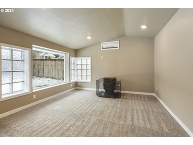 1323 E 15th St, the Dalles, OR 97058 - photo 6