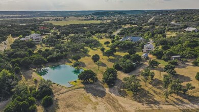 592 Homestead Dr, Fredericksburg, TX 78624 - photo 3