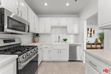 4348 Mammoth Ave unit 301, Sherman Oaks, CA 91423 - photo 7