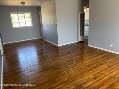 E5DC984D-7627-4065-B82E-C68A40CC3E4F