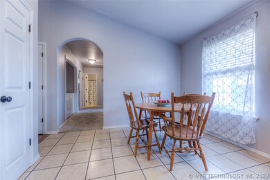 611 S Shawnee - Dining Room