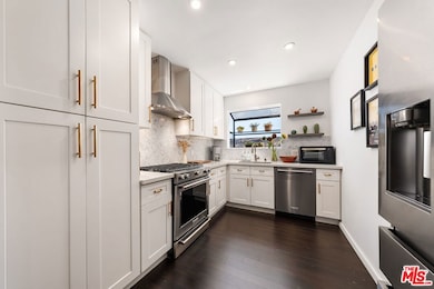 1330 N Crescent Heights Blvd unit 10, Los Angeles, CA 90046 - photo 5