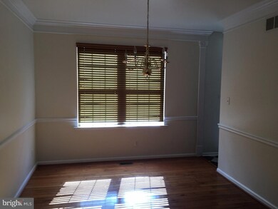 1046 Fallbrook Ln, Pottstown, PA 19464 - photo 7