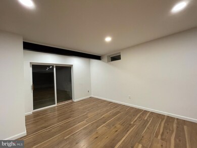 22146 Winter Lake Ct, Ashburn, VA 20148 - photo 4