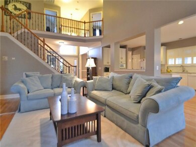 Comfortable . . . inviting . . . fresh . . . perfect for entertaining . . .