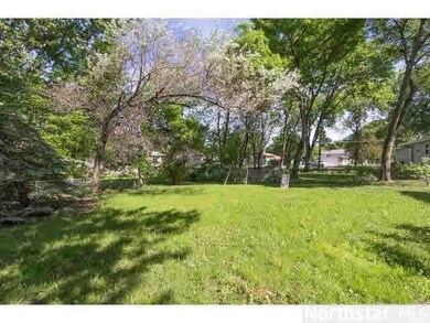 9863 Balsam Ln N, Maple Grove, MN 55369 - photo 2