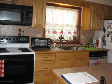 11 Morris St, Pittston, PA 18640 - photo 3