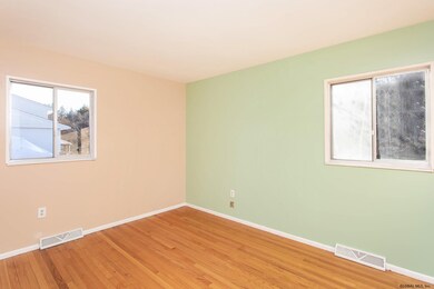 28 Davidson Dr, Saratoga Springs, NY 12866 - photo 6