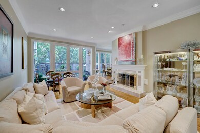 42 Sugarberry Cir, Houston, TX 77024 - photo 7