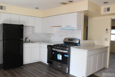 161 Evergreen Rd unit 11B, Edison, NJ 08837 - photo 5