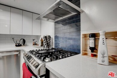 108 W Maple St unit 27, Glendale, CA 91204 - photo 3