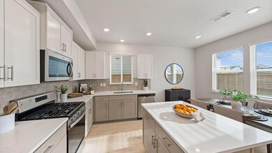 004 kitchen