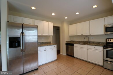 14305 Blackmon Dr, Rockville, MD 20853 - photo 4