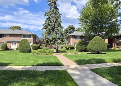 265 Edmunton Dr unit I-12, North Babylon, NY 11703 - photo 2