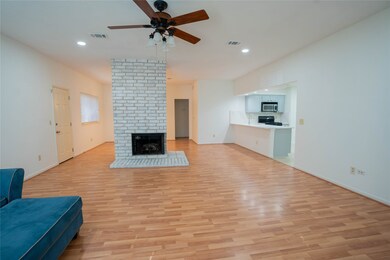 8610 Hot Springs Dr, Houston, TX 77095 - photo 2