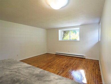 2 Dunes Ln unit Lower Level, Port Washington, NY 11050 - photo 4