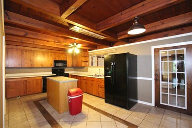 170 Carter Cir, Warner Robins, GA 31093 - photo 2