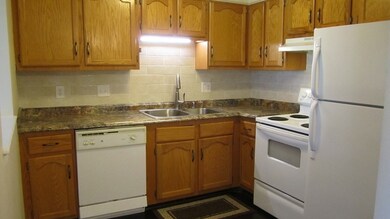 20 Williamsburg Ct unit 22, Shrewsbury, MA 01545 - photo 5