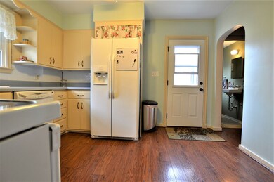 324 W 11th St, Auburn, IN 46706 - photo 5