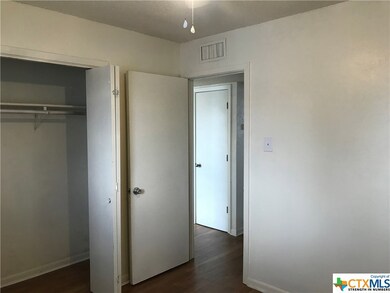 121 W Avenue A, Killeen, TX 76541 - photo 2