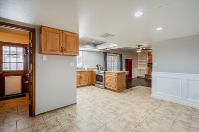 Kitchen, Dining & Family Rooms, Laundry